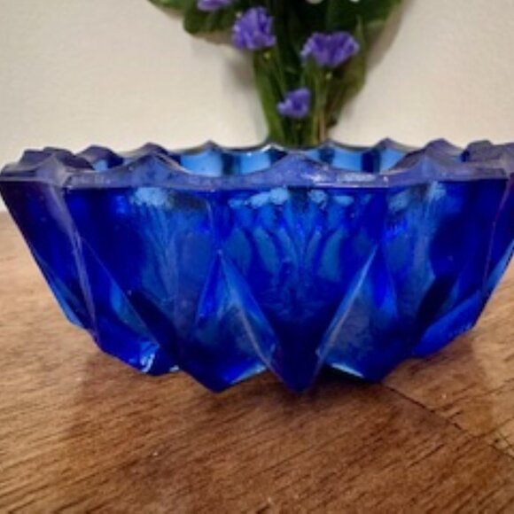 Vintage Cobalt Blue Glass Ashtray – Pressed Glass Starburst Dish Mid-Century Bar - Picture 2 of 4